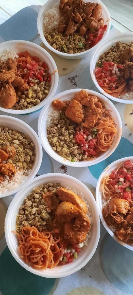 Foto capa da categoria Pessoas e Negócios Saudáveis. Vários pratos marmitas.